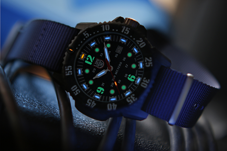 MASTER CARBON SEAL 3800 SERIESの新色が登場。 | Luminox ...