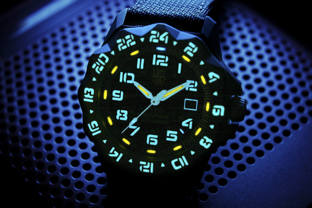 NEW MODEL】F-117 NIGHTHAWK 6420 SERIES | Luminox ルミノックス公式