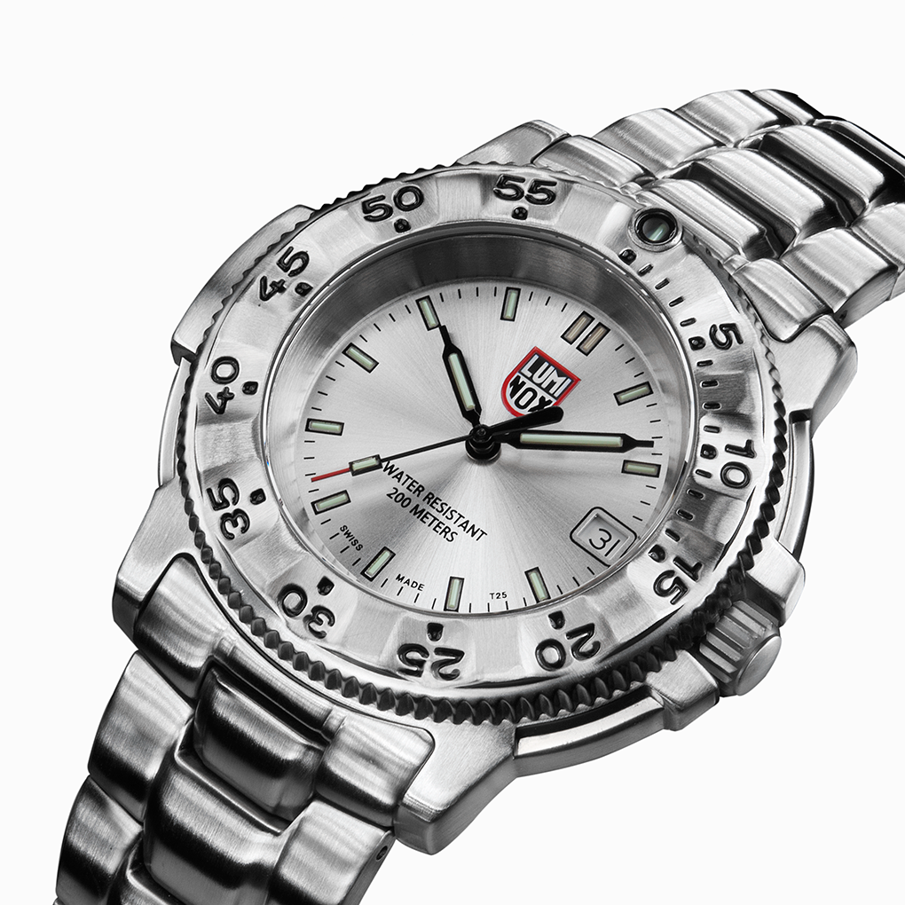 luminox.jp/wp-content/uploads/2017/11/0842.png